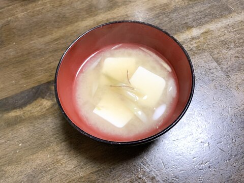 味噌汁レシピ　みょうがと豆腐の味噌汁